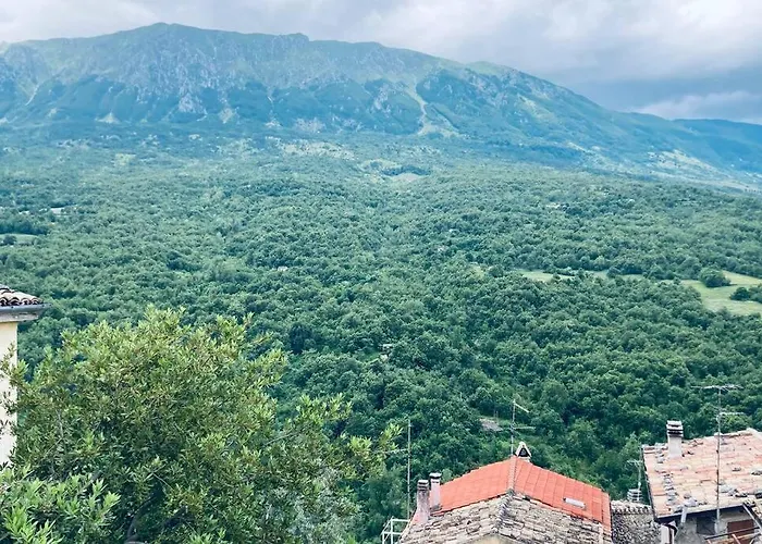 Palestro 8_art House בית נופש *